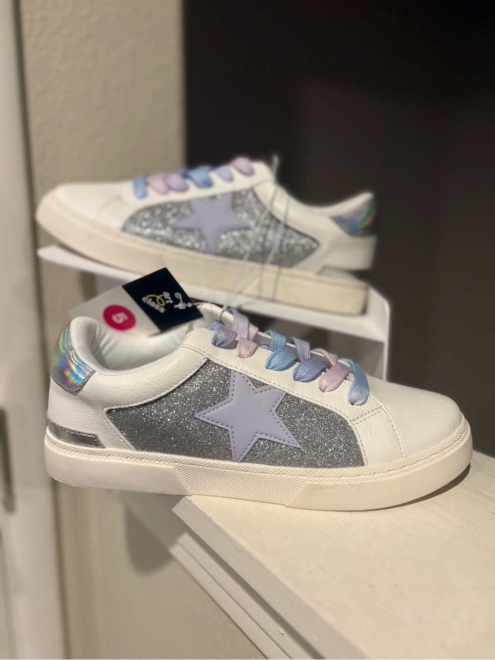 NEW Art Class Kids' Kaitlyn Court White/Silver Sneakers Big Girls Sz 5: Lace Up